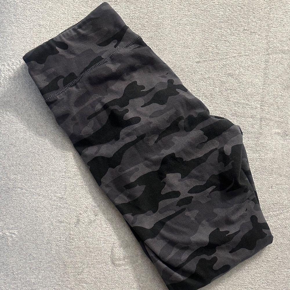 Gently used camo leggings